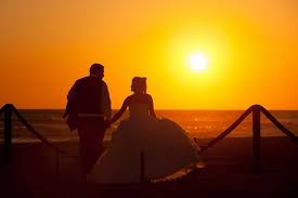 Avete sempre desiderato sposarvi in riva al mare, cullati dal rumore delle onde e immersi nell'atmosfera suggestiva di un tramonto? 4 Stili Di Matrimonio In Spiaggia Al Naut In Club Roma Consigli Location Matrimonio Colizzi Fotografi