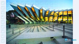 Founded in 1946, the university was originally confined to graduate study. Australian National University Free Apply Com