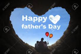 Ver más ideas sobre padre en el cielo, frases para padres, frases para papa. Padre E Hijos Sentados En Una Cueva Mientras Mira Las Nubes En Forma Feliz Dia Del Padre Palabra En El Cielo Fotos Retratos Imagenes Y Fotografia De Archivo Libres De Derecho Image