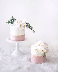 Recently i was asked to be a guest on fashionable hostess. Cake With Fresh Flowers Fresh Flower Cake Flower Cake Design Floral Cake