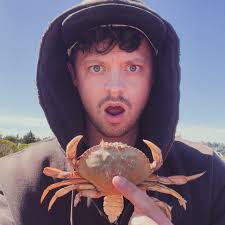 Anyone know what this is... Its tail was curling up like a scorpion