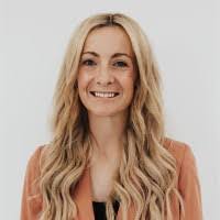 Jessica Chenoweth's Instagram, Twitter & Facebook