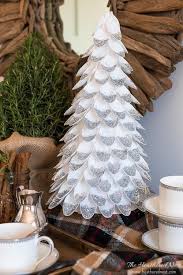 Cara membuat pohon natal kecil dari kancing baju bekas cukup mudah. 7 Pohon Natal Cantik Berikut Ini Dibuat Dari Barang Barang Bekas