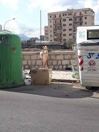 Wir empfehlen ihnen, touren für santuario santa rosalia frühzeitig zu buchen, um sich einen platz zu sichern. Villaggio Santa Rosalia Tra I Rifiuti Spunta Una Bambola Gonfiabile Foto Blogsicilia Ultime Notizie Dalla Sicilia