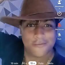 🚨ASSISTA: Equipe está realizando exames no cavalo para logo depois aplicar  um tranquilizante e aí sim resgatar o animal que está ilhado há vários dias  em Canoas. SalvemOCavaloDeCanoas