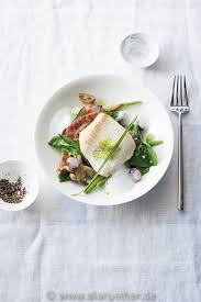 Heilbuttfilet Mit Zuckerschoten Speck Und Bohnen Rezept Pancetta Heilbutt Buschbohnen Pilze Frische Fisch Heilbutt Rezept Heilbutt Lebensmittel Essen