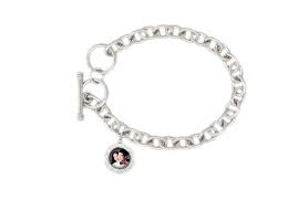 Your partner will love the romance and will know that they are loved just as much today as they were 25 years ago. 19 Thoughtful 25th Wedding Anniversary Gifts Shutterfly