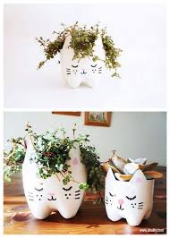Recycle plastic bottles into beautiful and creative plant pots for your garden. Diy Plant Holders From Plastic Bottle Bottoms So Cute Plant Pot Diy Diy Plastic Bottle Plant Holder Diy