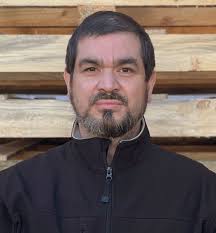 Alex Ugalde's Instagram, Twitter & Facebook