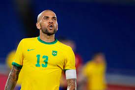 Daniel alves é daqueles seres humanos predestinados, com brilho próprio e nascido pra jogar futebol. 9 Xfia9dsfpvcm