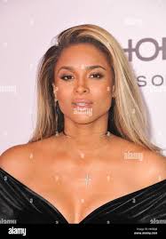 Harpers bazaar 150 most fashionable women hi-res stock photography and  images