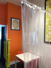 Ohio Restaurant Installs Shower Curtains Between Tables To Help Customers Feel Safe In 2020 Curtain Divider Plastic Shower Curtain Curtains