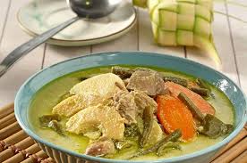2 buah labu siam ukuran sedang (potong korek batang/parut kasar), 1 ikat kacang panjang (potong sesuai selera), 1 ons krecek yg sudah digoreng (potong 2 bagian), 1/2 buah kelapa parut (bagi 2 bagian jadi santan encer: 3 Langkah Saja Membuat Sayur Godog Cabai Hijau Yang Nikmatnya Kebangetan Sajian Sedap