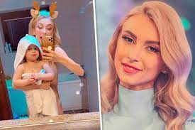 Tell us what you think / ask anything about andreea balan vedete similare: Andreea BÄƒlan Frightened Her Fans The Shocking Detail In The Picture With Her Daughter In The Bathroom