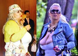 Își încheie studiile de licență în teologie în 1997, subiectul lucrării de diplomă fiind „muzică pentru tineret dezorientat religios. Raluca Badulescu Da 35 000 De Euro Pe Operatii Estetice Adpm