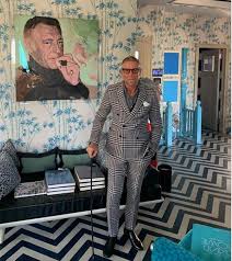 Lapo elkann meets a day of strong spiritual overtones with faith and gratitude. Lapo Elkann Insulti Sui Social Un Tocco Di Classe Nella Sua Risposta