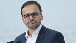 Brandenburger CDU-Chef Jan Redmann mit 1,3 Promille auf E-Scooter gestoppt 