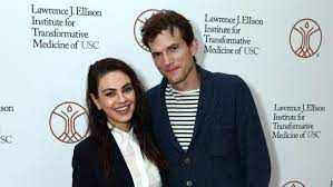 Februar 1978 in cedar rapids, iowa geboren und wuchs mit seinen zwei . Wildes Gerucht Um Ashton Kutcher Und Mila Kunis Kurier At