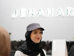 Dan tetap dengan look kekinian, sebanyak lebih dari 18 look, busana tersebut diberi sentuhan desain ala jepang. Desainer Jenahara Nasution Ungkap Tren Fashion Di Tengah Pandemi