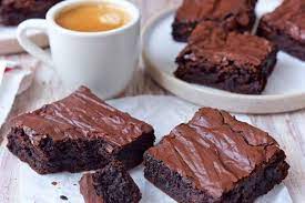 Yuk, simak dan ikuti resep brownies keju panggang berikut ini. Resep Brownies Panggang Yang Lembut Dan Mudah Bikinnya