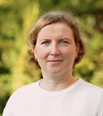 Karen Gertz's Instagram, Twitter & Facebook