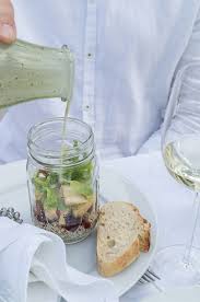Salat Rezept Im Glas Mi Kokos Basilikum Dressing Fur S Diner En Blanc Diner En Blanc Salat Rezepte Im Glas Diner
