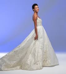 Lázaro de betania es un personaje bíblico del nuevo testamento, hermano de maría y marta de betania.vivió en betania, un pueblo a las afueras de jerusalén.en su casa se alojó jesús al menos en tres ocasiones (mt 21:17; Lazaro Bridal Wedding Dresses Castle Couture 32108