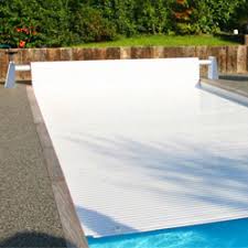 Ricopre la piscina durante le ore di. Vendita Di Coperture A Serranda Piscina In Vendita Al Miglior Prezzo