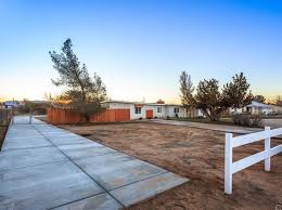 9373 8th Ave Hesperia Ca 92345 Zillow In 2020 Hesperia Zillow Foreclosures
