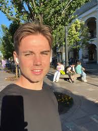 Hi everyone, I'm looking for a furnished studio apartment with a kitchen  and a washer and dryer in the unit or in the building for the whole month  of April (1 month