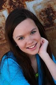 Kelly Stromberg's Instagram, Twitter & Facebook