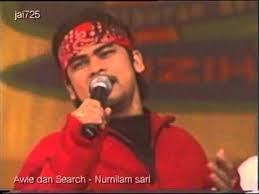 Nasir/seth setahun yang lalu kau di sisi namun hilang kembali mencari setia kekasih mu antara kau aku dan kawan dalam segala cinta ku miliki hanya kau satunya awan gemawan rindu. Search Awie Lyrics Song Meanings Videos Full Albums Bios Sonichits
