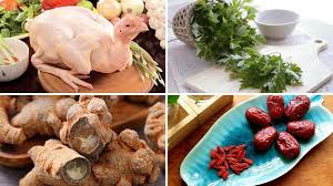 Cách làm gà hầm tam thất ngải cứu để bồi bổ sức khỏe cho cả nhà