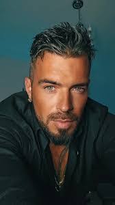 Luke Webb's Instagram, Twitter & Facebook