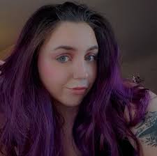 What is the easiest way to travel from the airport to the city in Budapest?