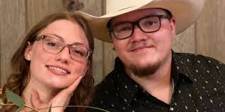 Caitlin Hewitt's Instagram, Twitter & Facebook