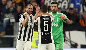Gianluigi buffon and giorgio chiellini have extended their juventus contracts until. Juventus Turin Gianluigi Buffon Und Giorgio Chiellini Vor Der Verlangerung
