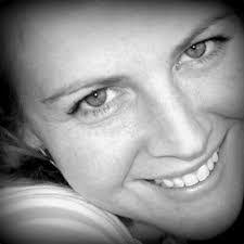 Keely Warren's Instagram, Twitter & Facebook