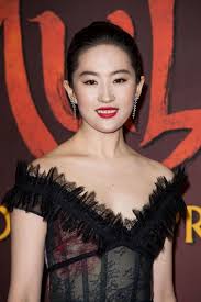 Chengxian song confesses to yifei liu【湖南卫视官方版1080p】. åäº¦è²é²é½¿ç¬'ç¾è²å¤§å´©å ä¸­åå ±china Press