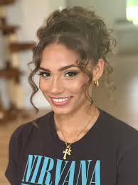 Who can do nice blow drys and curls and natural makeup for Senior  Graduation photos?