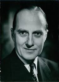 Peter Smithers's Instagram, Twitter & Facebook