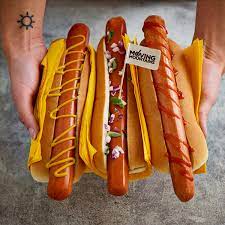 Nostalgia hdr8ry hot dog warmer 8 regular sized, 4 foot long and 6 bun capacity, stainless steel rollers, perfect for breakfast sausages, brats, taquitos, egg rolls, red/yellow. First Footlong Hotdog In The World Jan Zandbergen