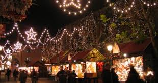 Décorations, illuminations et maisons traditionnelles enchanteront votre visite. 2 Marches De Noel En Alsace Riquewihr Et Colmar Buchard Voyages