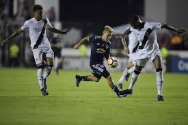 Последние твиты от yeferson soteldo (@yefersonsoteldo). Yeferson Soteldo Se Consagra Como El Mejor Jugador Del Mundo Pero En Su Estatura De 1 61 Redgol