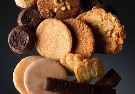 Les Biscuits Et Petits Fours Secs Sucres De Pierre Herme Realises Exclusivement A Partir De Beurre Frai Desserts Dessert Recipes Living Healthy With Chocolate