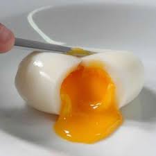 El huevo duro se utiliza en numerosas preparaciones por lo que solemos tener en la nevera pero. 3 Formas De Cocer Huevos Siempre En Su Punto Www Cocinista Es