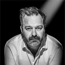 Ravi d'avoir pu assister à la diffusion de Subito, un court-métrage réalisé  par Sébastien LEBACLE accompagné par une 40aine d'étudiants de 3iS Bordeaux  !