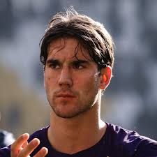La fiorentina se tomó un respiro con una victoria relativamente cómoda en su estadio ante la spezia, por 3 a 0, este viernes en el partido que abrió la 23ª jornada de la serie a. Fiorentina Striker Dusan Vlahovic Has Tested Positive For Coronavirus Viola Nation
