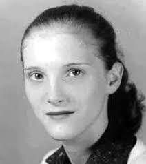 Pearl Daugherty's Instagram, Twitter & Facebook