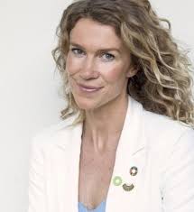 Charlotte Connell's Instagram, Twitter & Facebook